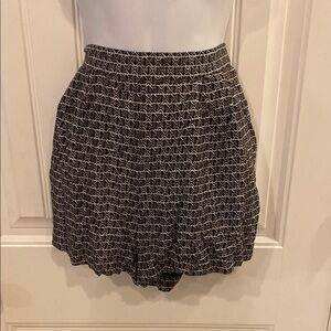 🔥5/$20🔥 H&M Black and White High Waist Bubble Shorts